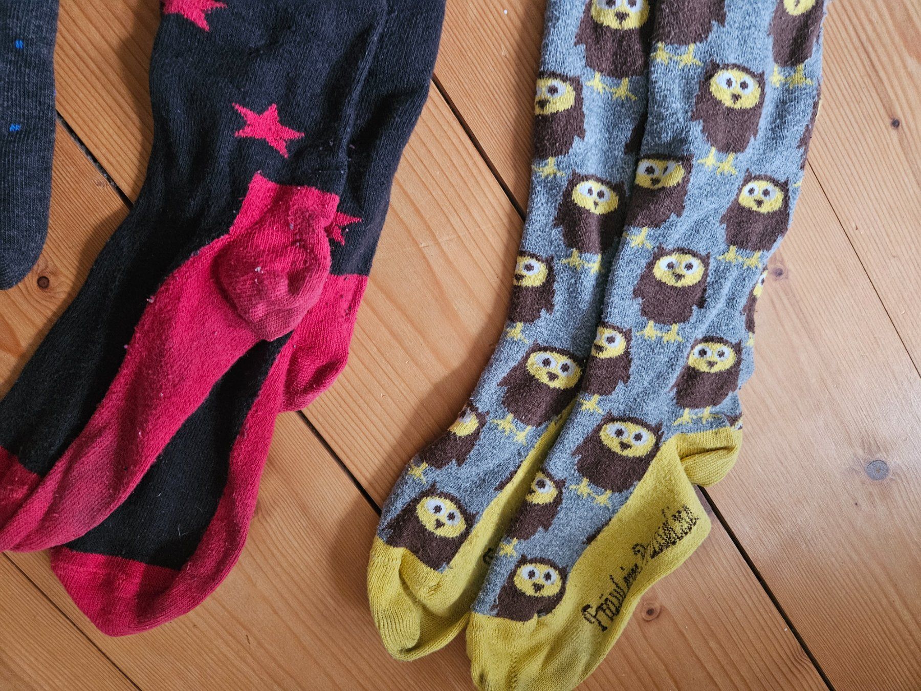 Chaussettes enfants: 4 Kinder Kniesocken, ca ab 32 – D'occasion à Rifferswil par fle_5nqr 1
