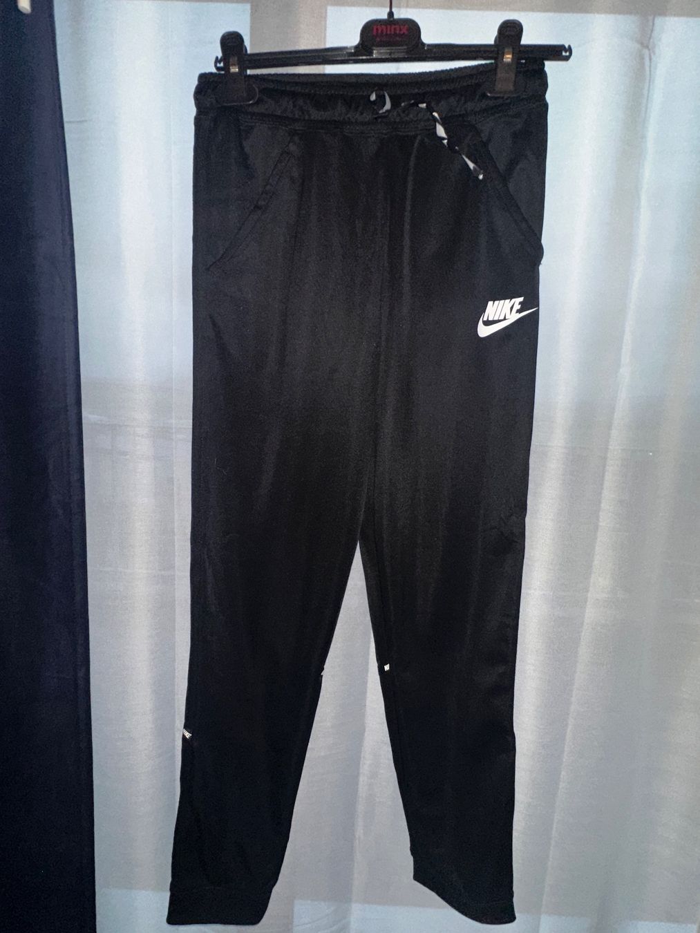 Nike Pantaloni: Nike Trainingshose - Gr. S – Usato da Wauwil venduto da est_r5td
