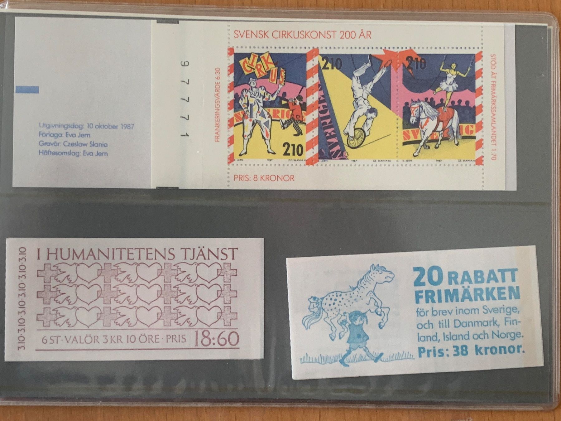 Tutti i francobolli: Schweden Suède 1987 - Swedish Stamp Booklets - Complete Set – Nuovo e nell'imballaggio originale da Chavornay venduto da 4dphila 4