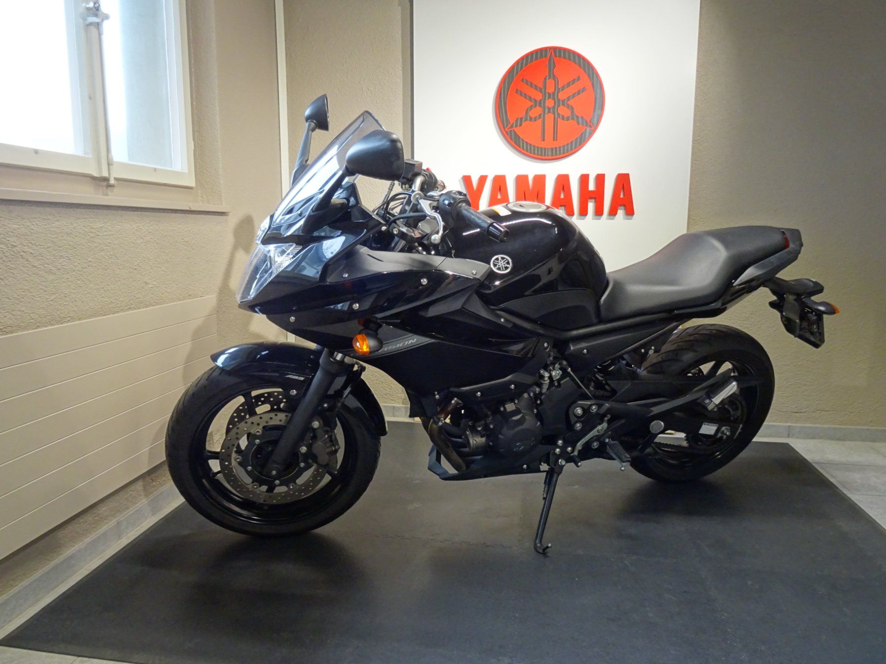 Yamaha Touring: Yamaha XJ6 Diversion ABS – Usato da Riggisberg venduto da mcpulfermo 1