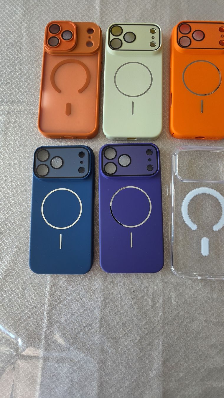 Apple Coques & Protection écran: Coques pour iPhone 17 Pro max – Neuf avec emballage d'origine à Martigny par IB_Store 6
