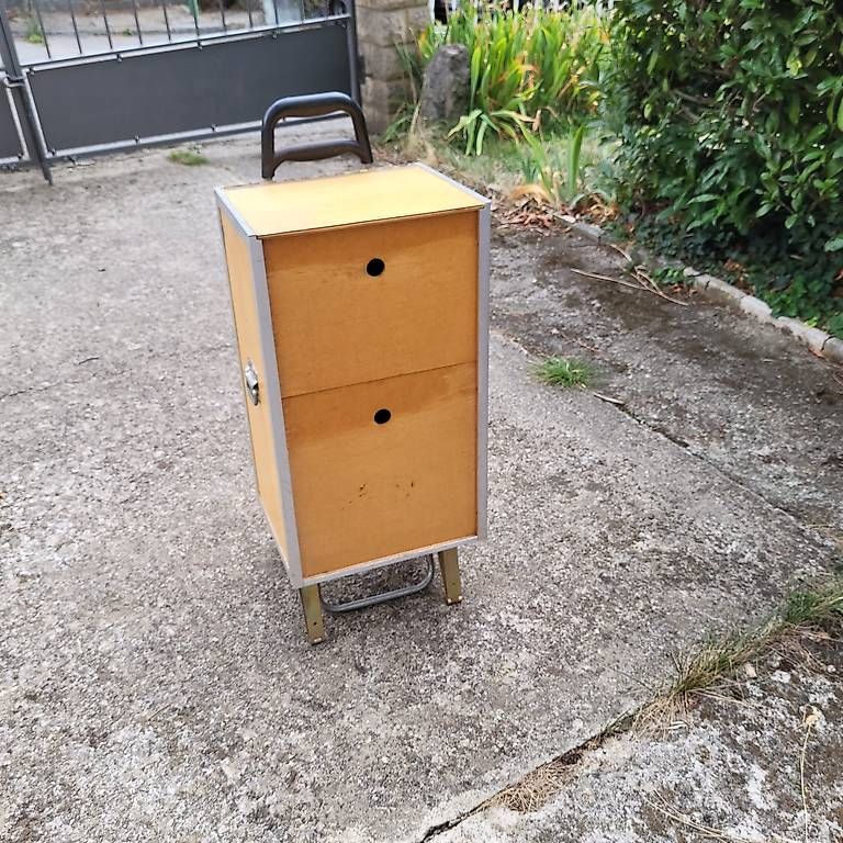 Eléments de bureau: chariot-box universel – D'occasion à Bussigny par DOC1030 1