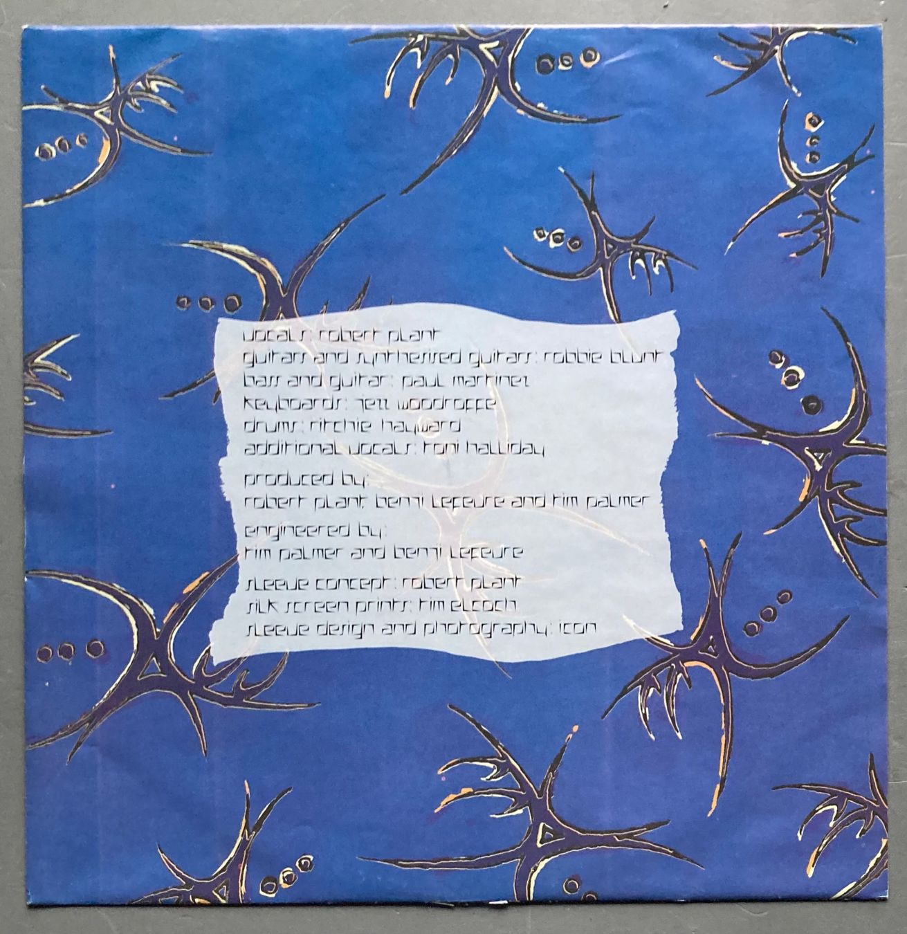Dischi in vinile: ROBERT PLANT / LED ZEPPELIN - SHAKEN 'N' STIRRED – Usato da Poliez-Pittet venduto da Newtown-Records 2