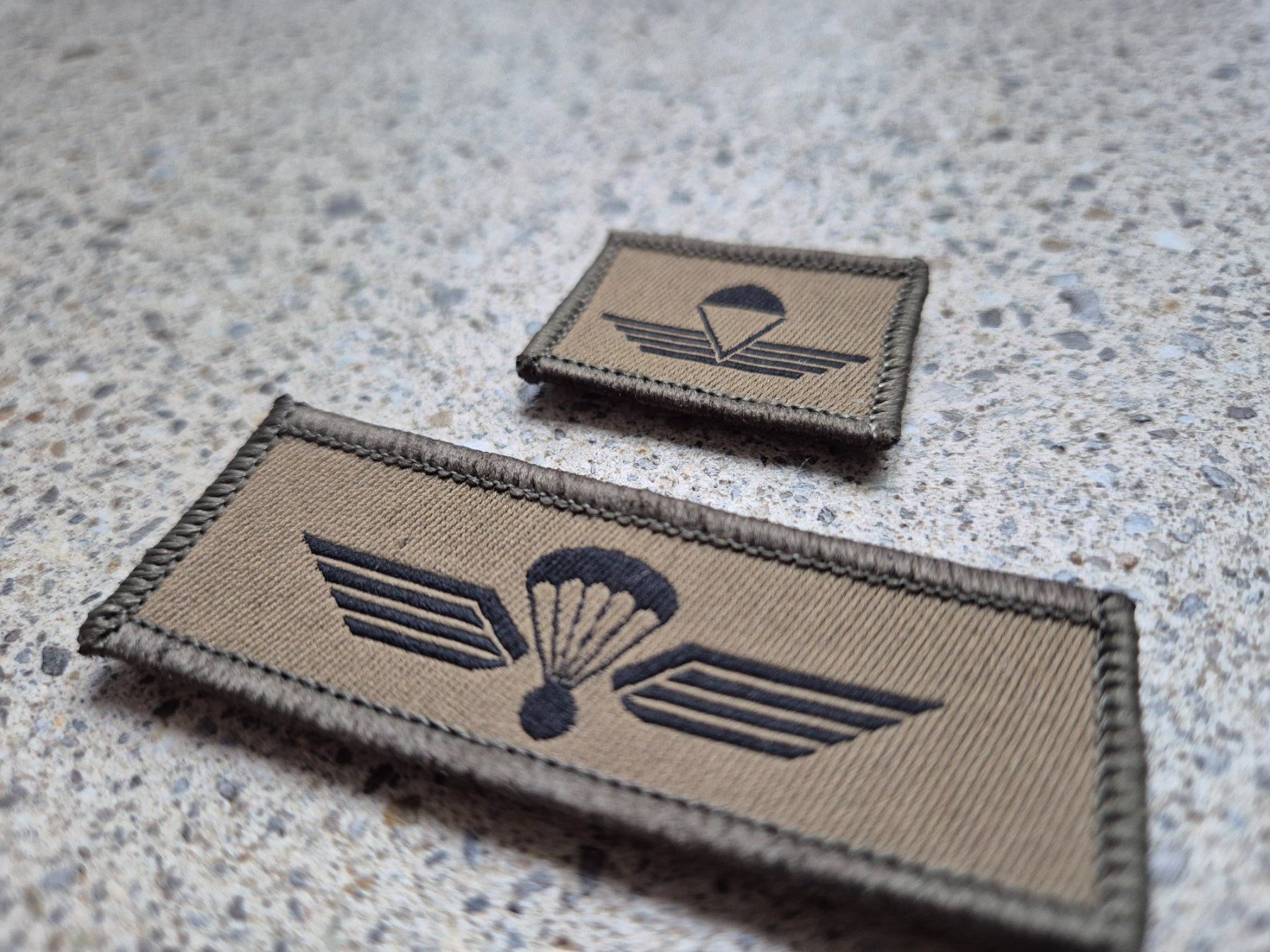 Schweizer Armee Placchette & Badge: *** Abzeichen Set Fallschirmspringer mit klett *** – Usato da Riedholz venduto da fr_sIruP 2