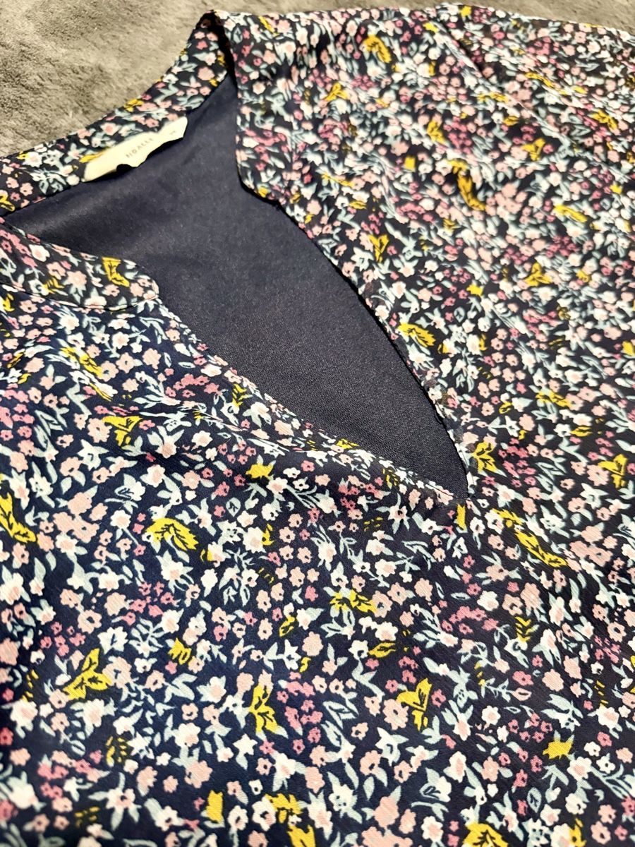 Vestiti: Kleid mit Blumenmuster  – Nuovo (secondo la descrizione) da Wangs venduto da Yudi_27 1