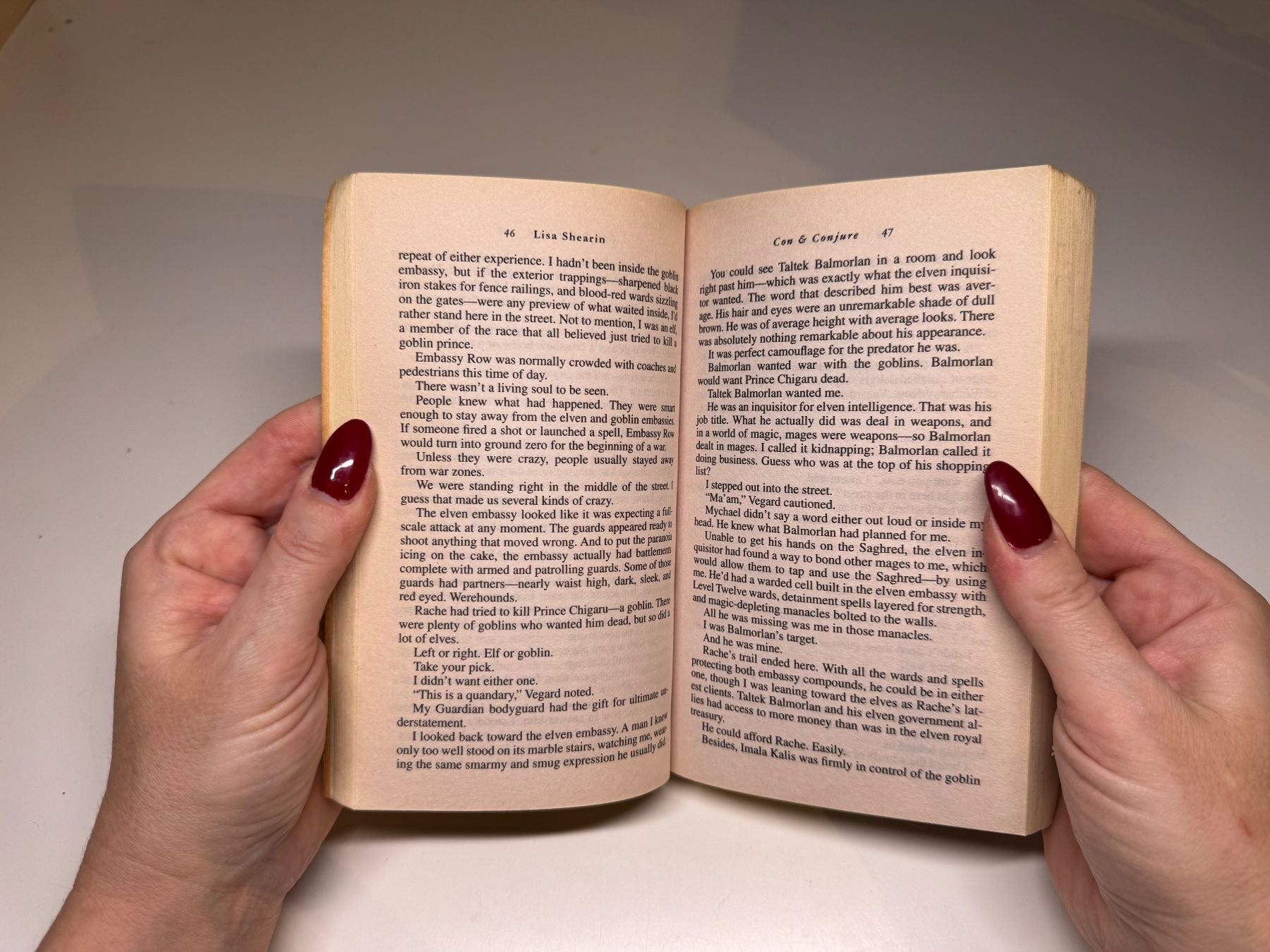 Libri: NOVEL: Lisa Shearin, Con & Conjure – Usato da Grosswangen venduto da English_books 4