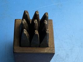 Antiker Satz Schlagzahlen ca. 3 mm