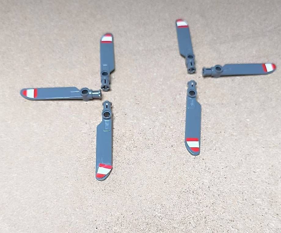 Lego Giocattoli: LEGO Technik Doppelrotor-Hubschrauber 42020 – Usato da Bauma venduto da Chantal07 2