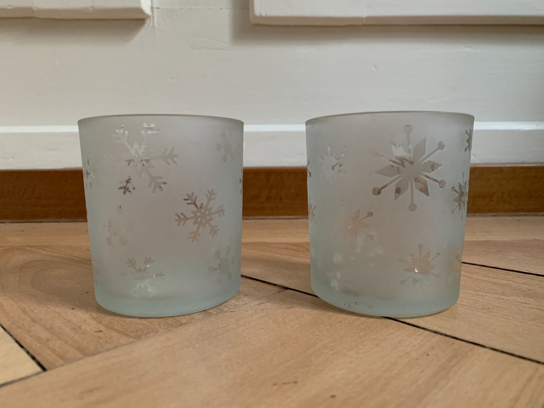 Kerzenständer: 2 weihnachtliche Glas Windlichter – Gebraucht aus Zürich von Diazaio