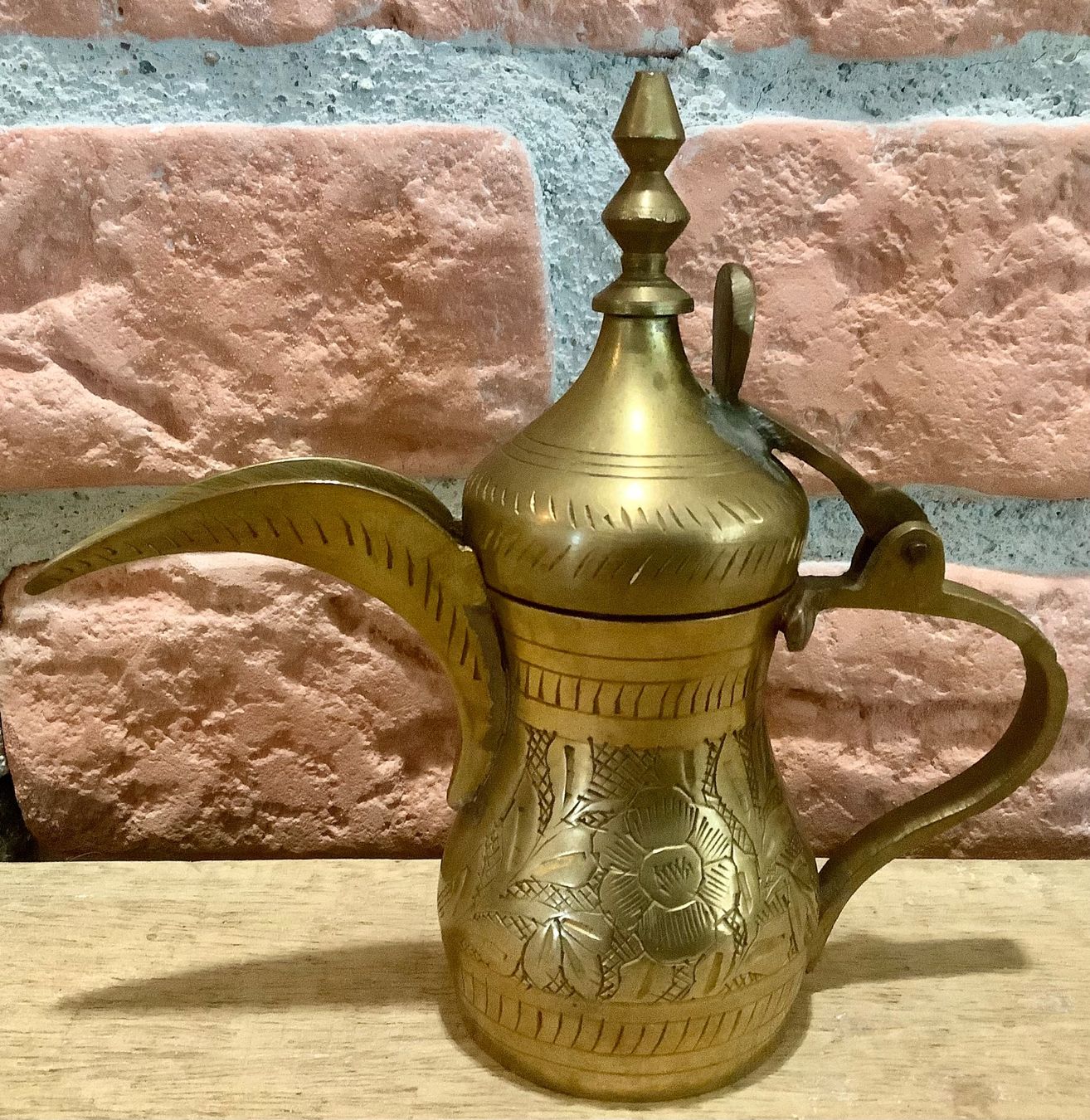 Teiere: Vintage Messing Dallah Kaffeekannen Set - Deko – Usato da Root venduto da ENGLAND-TREASURES 2