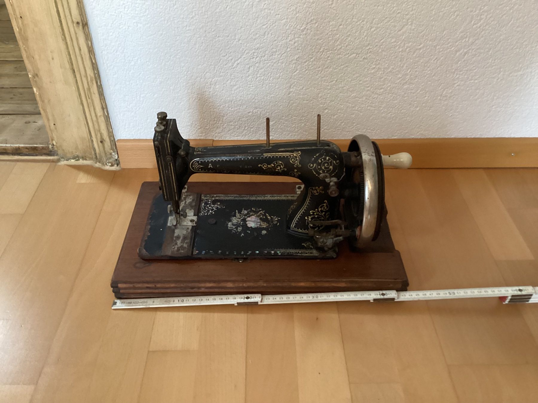 Macchine da cucire: Alte Nähmaschine – Difettoso da Winterthur venduto da UeliE