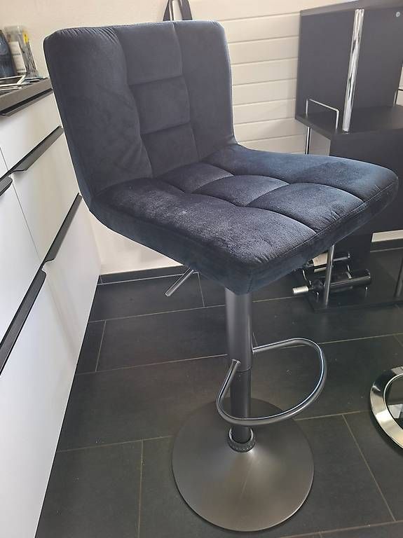 Tavoli: Bartisch mit 2 Hockern – Usato da Stachen venduto da mando08 2
