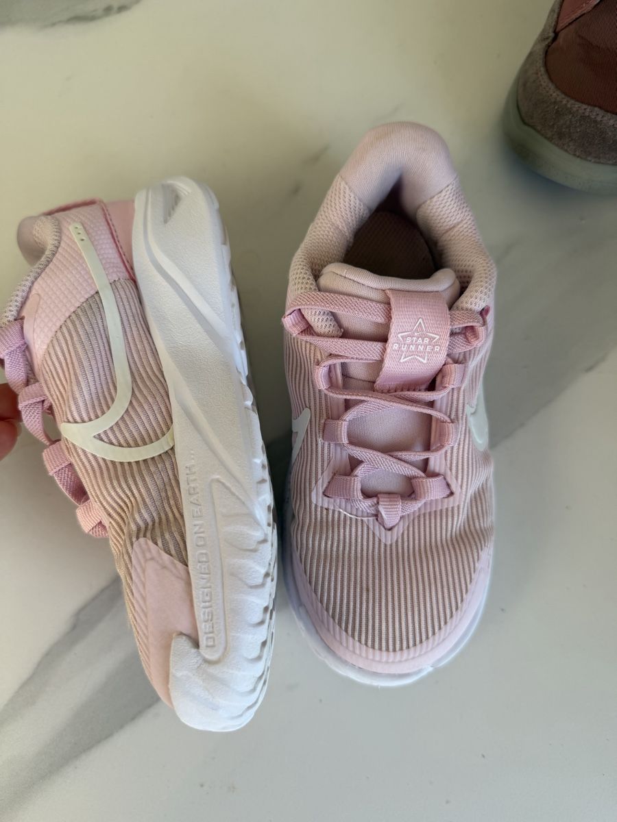 Nike Scarpe per ragazze: Nike Star Runner Sneakers Gr 27 – Usato da Oftringen venduto da LikeiT 1
