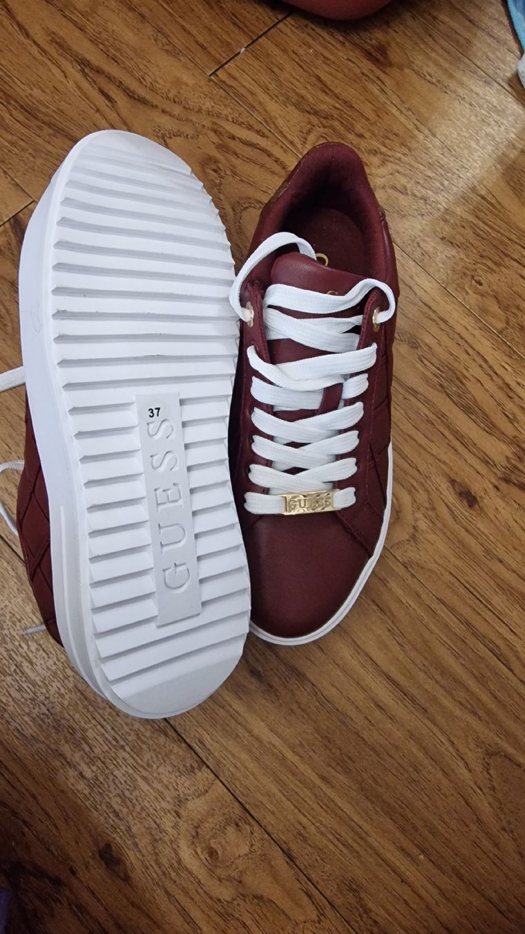 Scarpe da donna: Guess Turnschuhe, Gr. 37 – Nuovo (secondo la descrizione) da Wald ZH venduto da Cjp 3