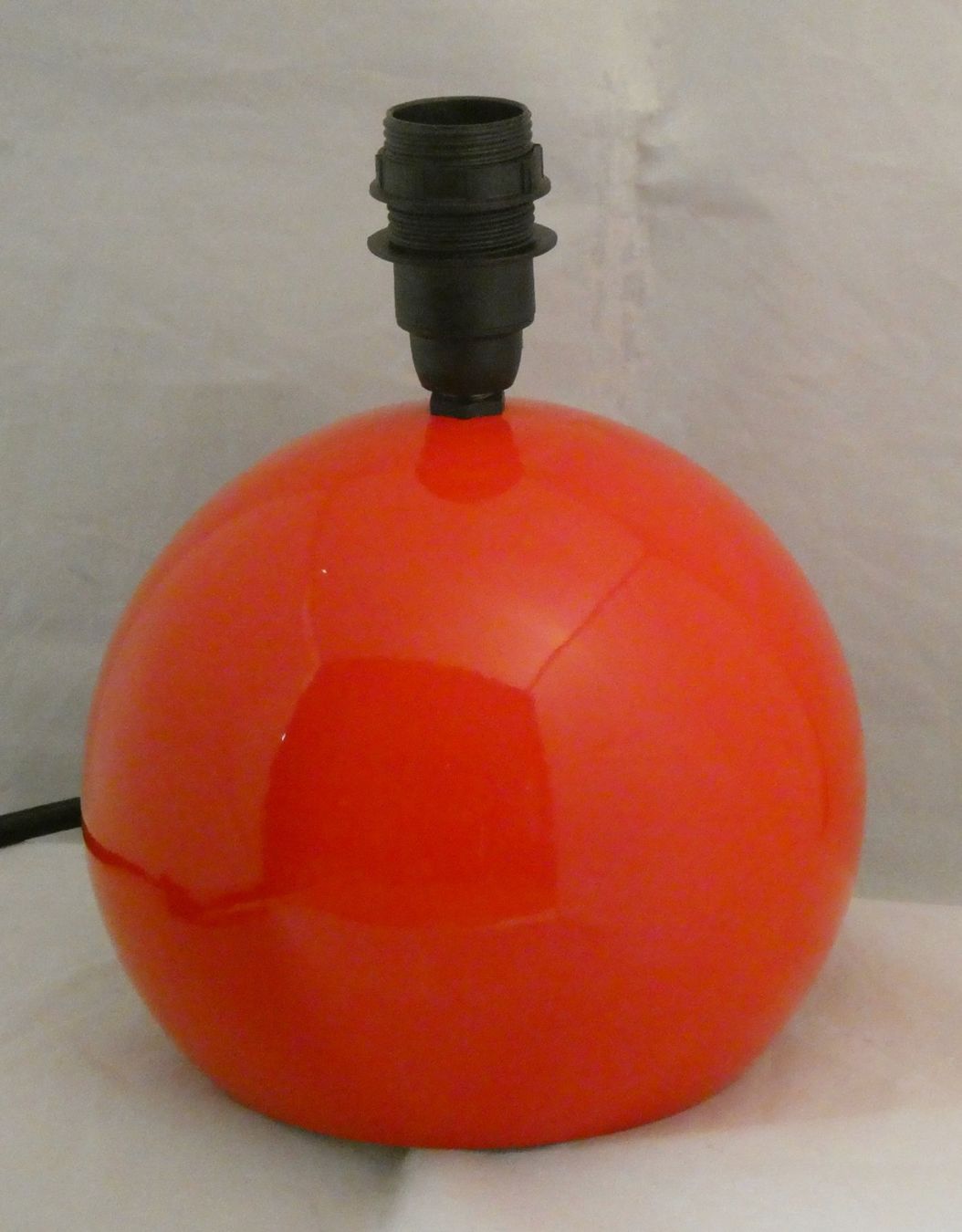 Lampade: Lampe "Boule" en métal vers 1970. – Usato da Fribourg venduto da will69 4
