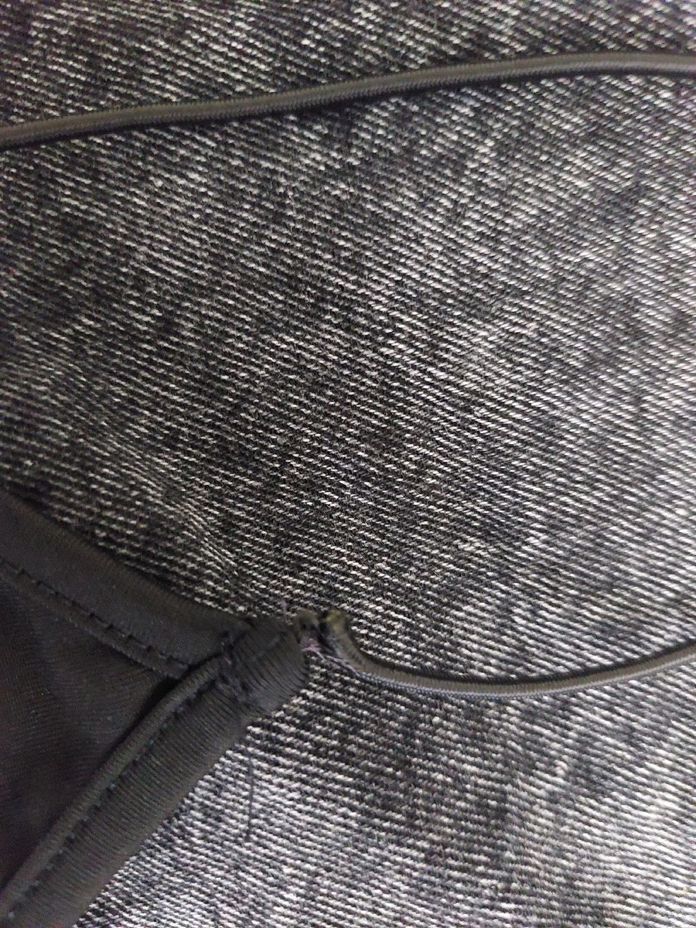 Tops: Top Schwarz Skelett Motiv – Gebraucht aus Gwatt (Thun) von B.D.999 2
