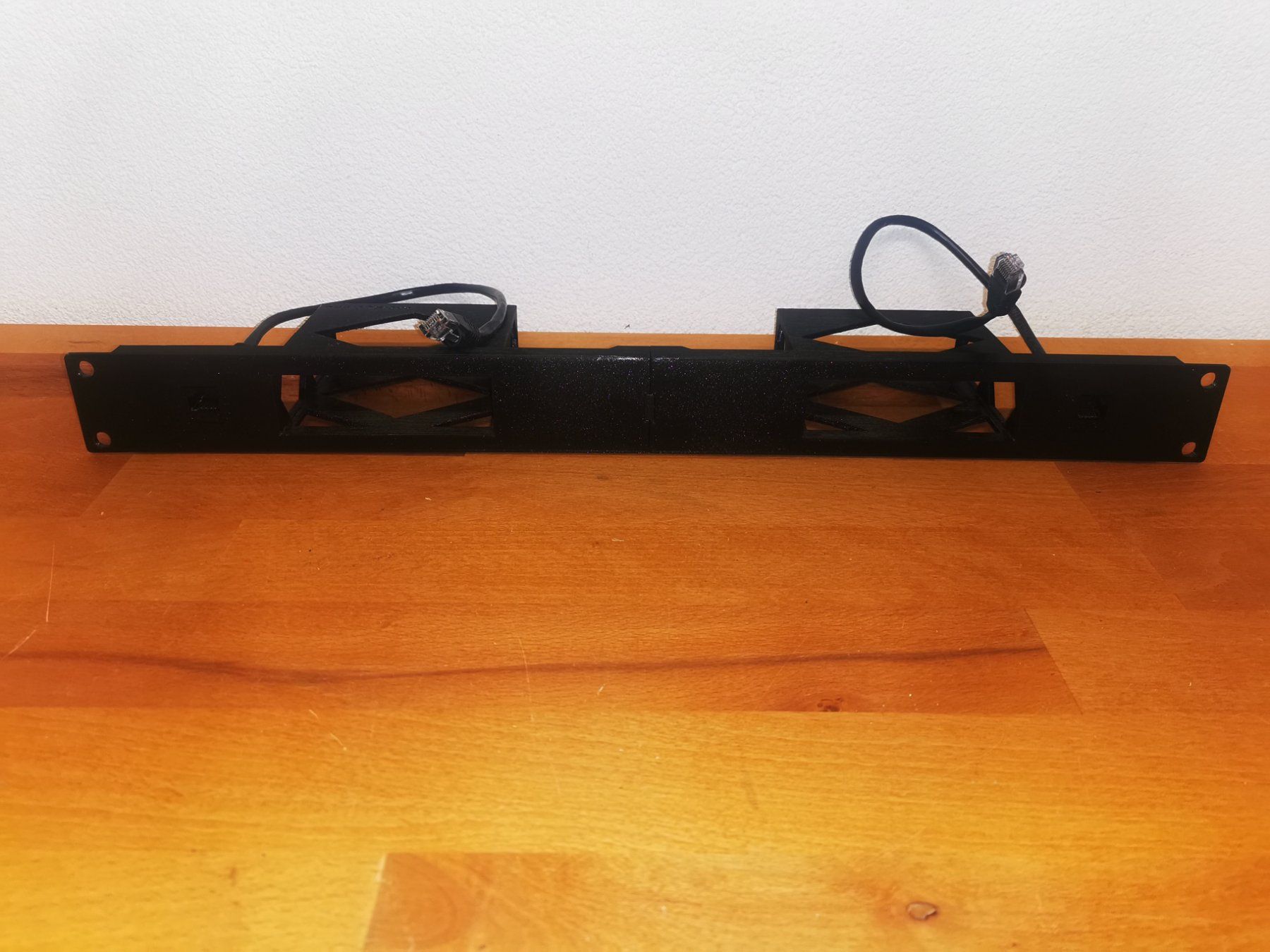 Racks & Cavalletti: Philips Hue 19" Rack Mount Set – Usato da Buchs ZH venduto da Sutoris 4
