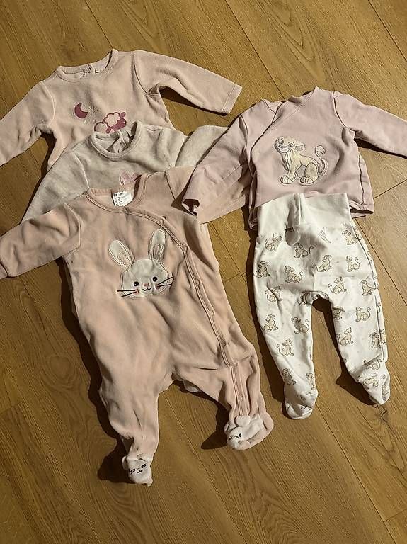 Lotti & Set di vestiti: Bébé filles – Usato da Vouvry venduto da Emilie19 1