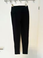 Schwarze V-Shape Leggings, Grösse M, hoher Bund - neuwertig!