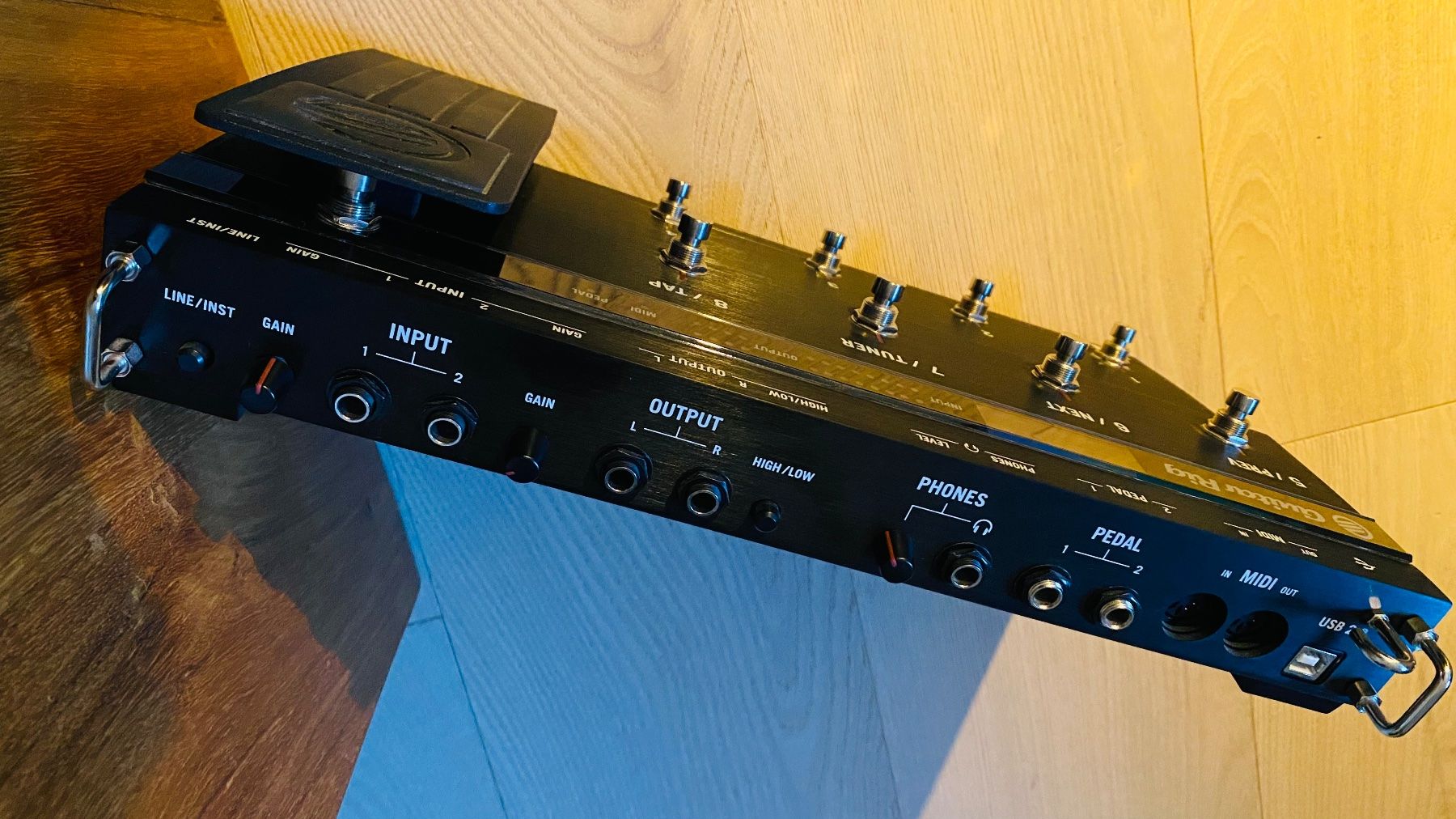 Native Instruments Strumenti musicali: Native Instruments Rig Kontrol 3 (Guitar Rig) – Usato da Uitikon Waldegg venduto da AndersWohoo 1