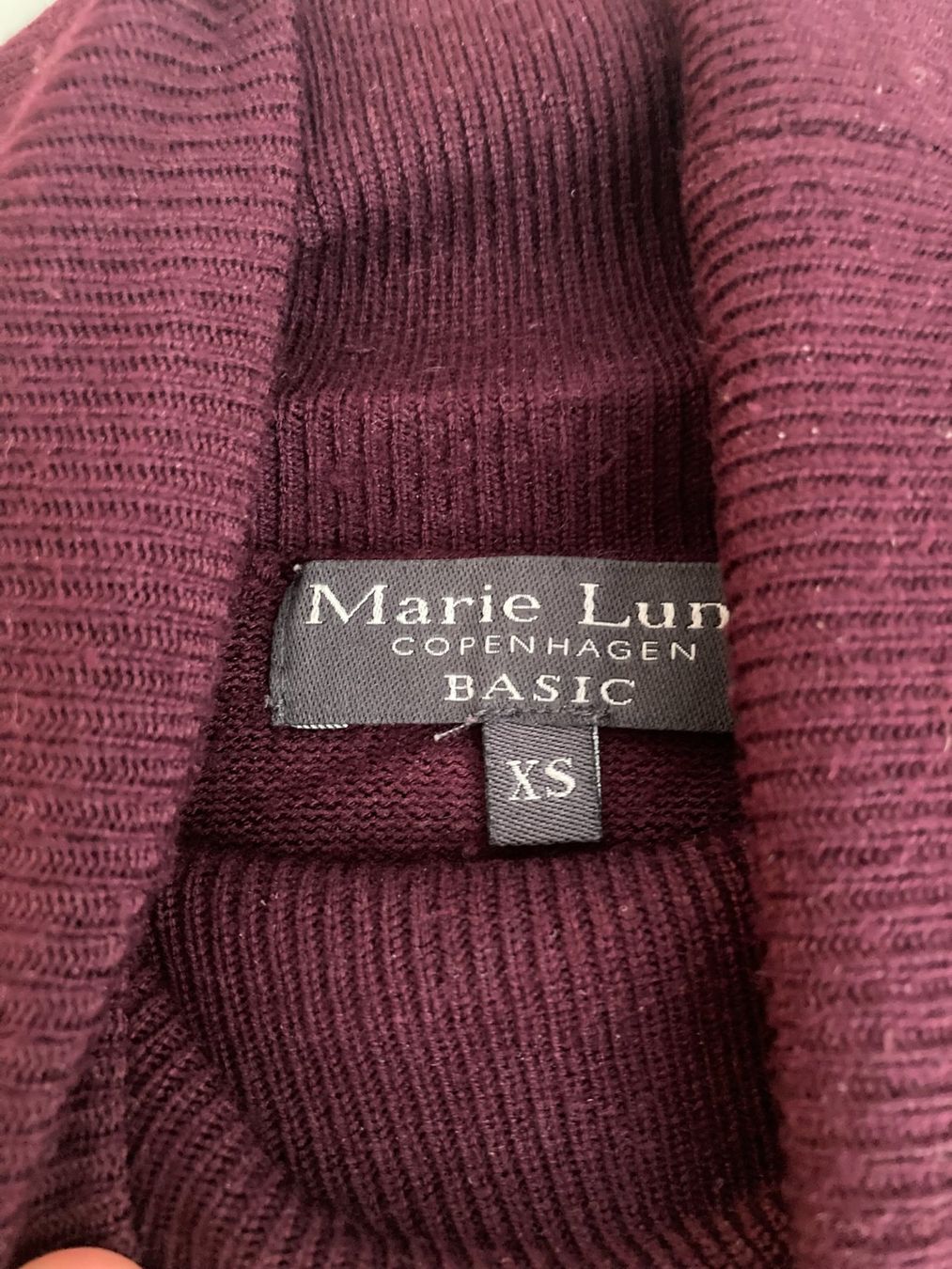 Maglioni & Felpe: Marie Lund Rollkragenpullover XS Damen Aubergine – Usato da Winterthur venduto da rox_n5tg 1