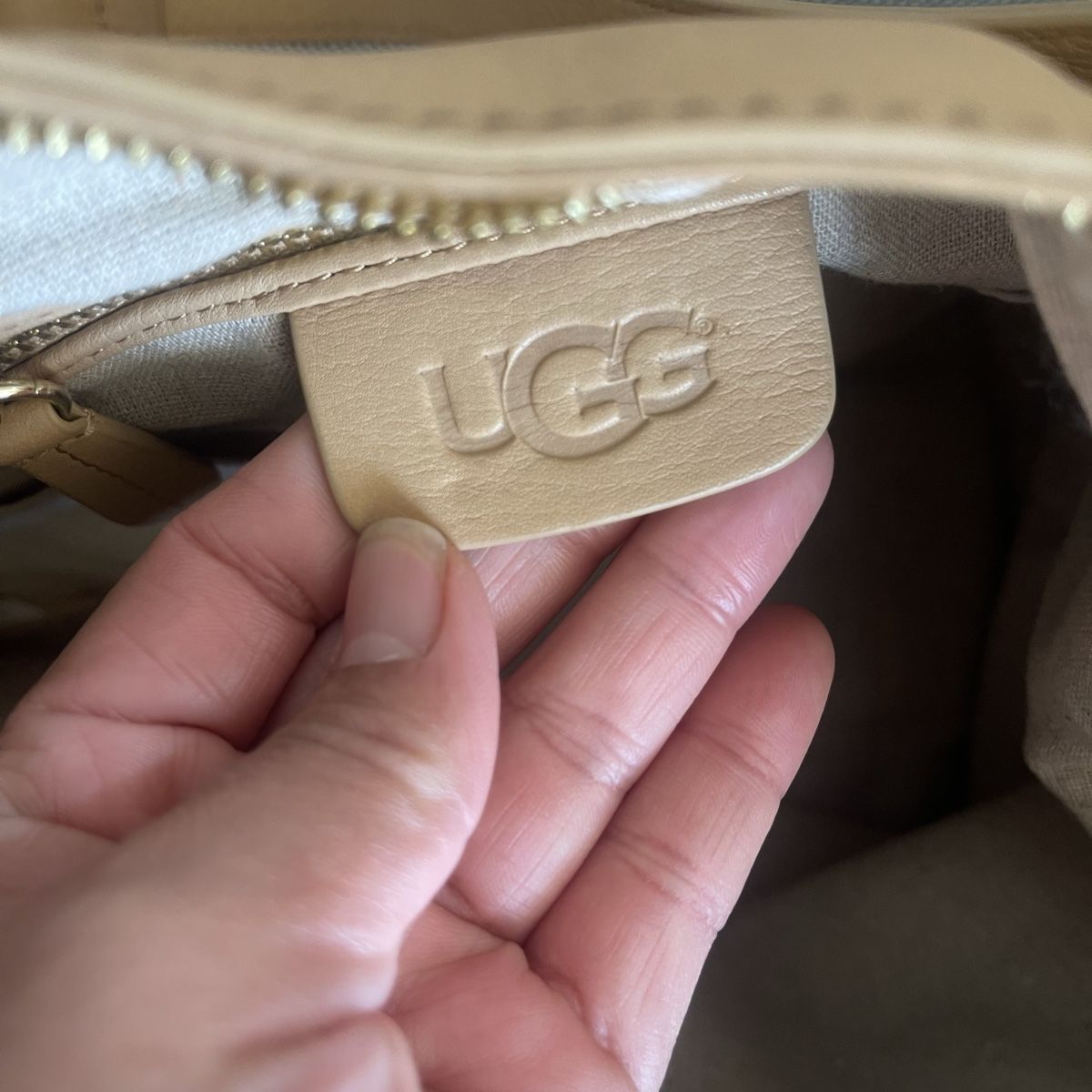 Ugg Borse: Stylische UGG-Ledertasche / Bucket Tasche – Nuovo (secondo la descrizione) da Bern venduto da dek_7bjd 6