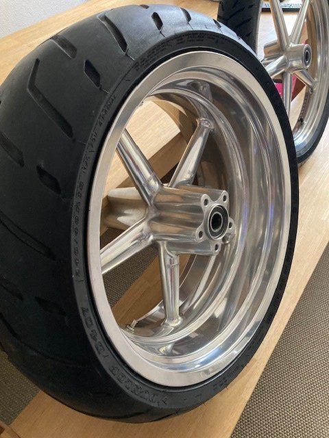 Harley-Davidson Pneumatici & Ruote complete: Harley Davidson Custom Räder Rocker C fxcwc – Usato da Affoltern am Albis venduto da premiumparts 5