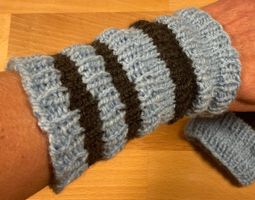 Pulswärmer ❄️ - hellblau / schwarz -  *NEU*