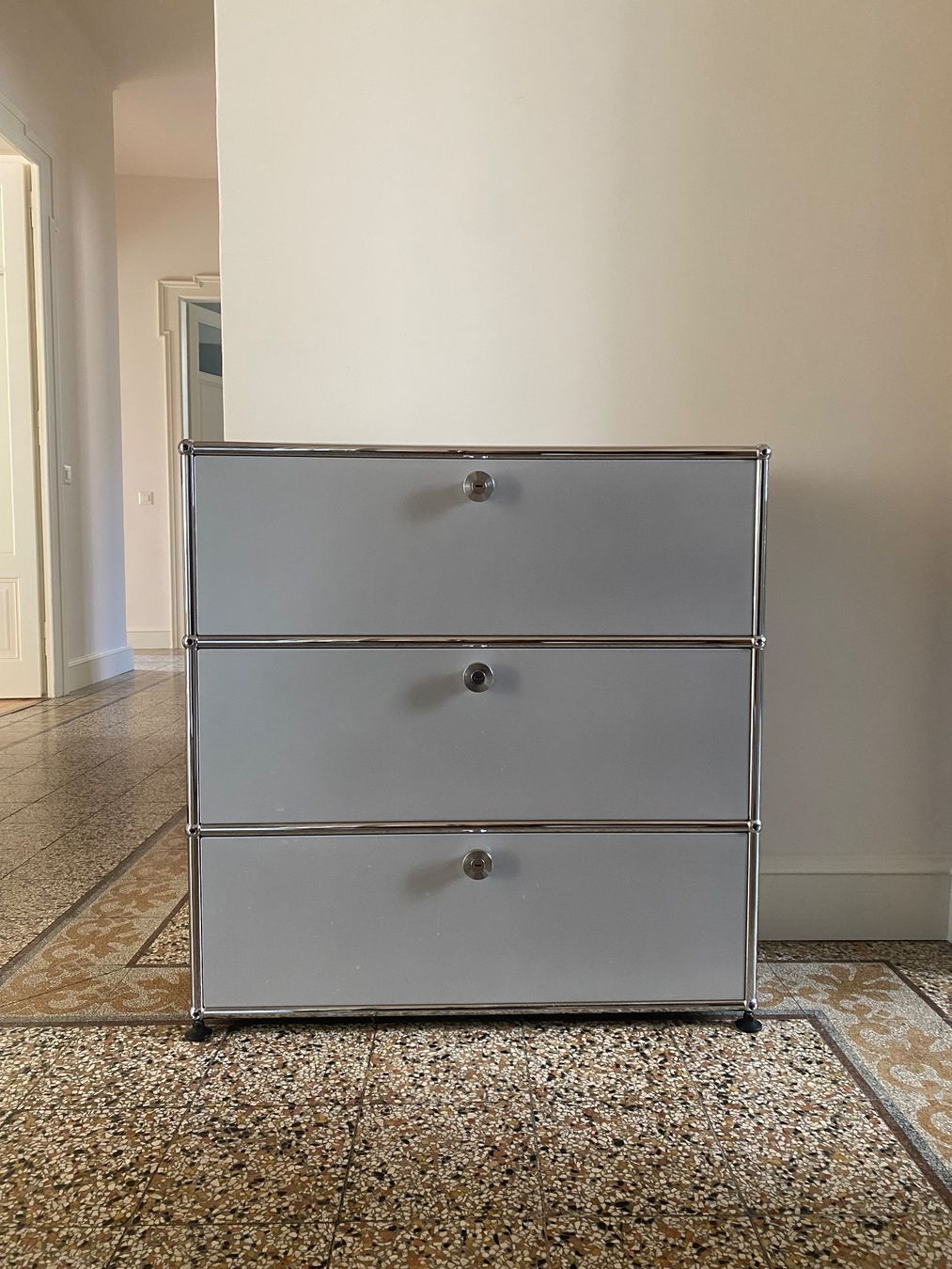 USM Regale: USM grigio chiaro – Gebraucht aus Lugano von bea_t9np 1