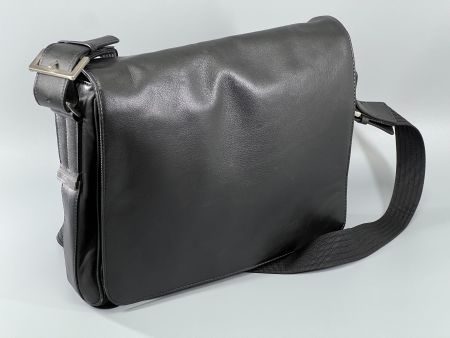 Schicke Businesstasche / Umhängetasche aus schwarzem Leder