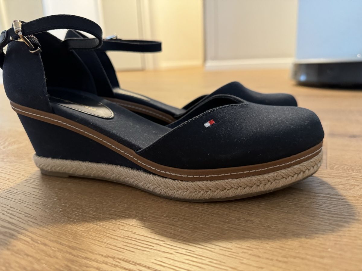 Scarpe da donna: Sandalen Tommy Hilfiger Grösse 38 – Nuovo (secondo la descrizione) da Zug venduto da dani1529 1