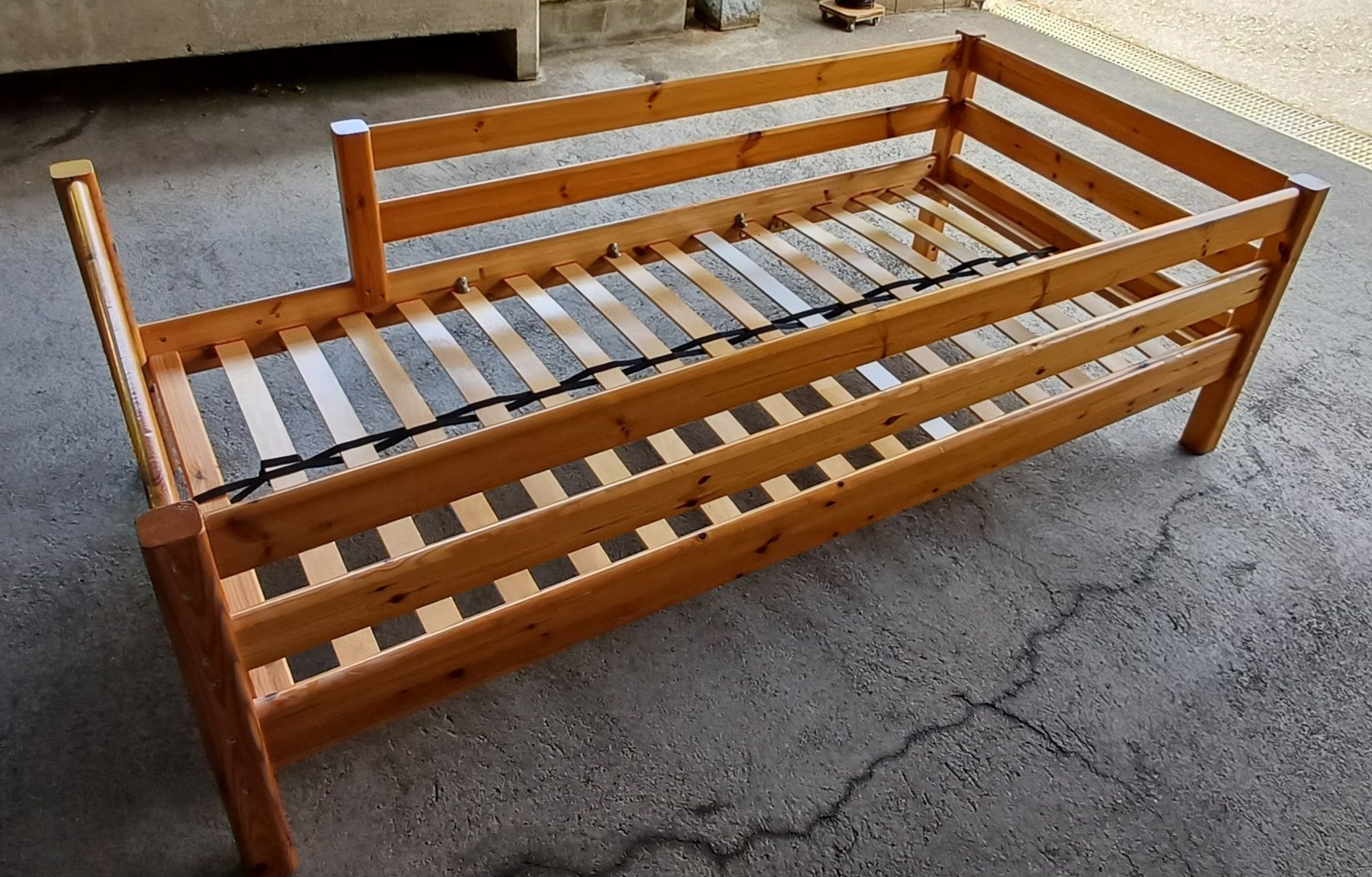 Letti: Flexa Kinderbett mit Holz Lattenrost – Usato da Arth venduto da buepet73 4
