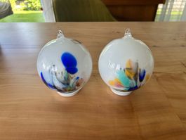 2 Glas Kugeln Handgeblasen Weiss/Bunt