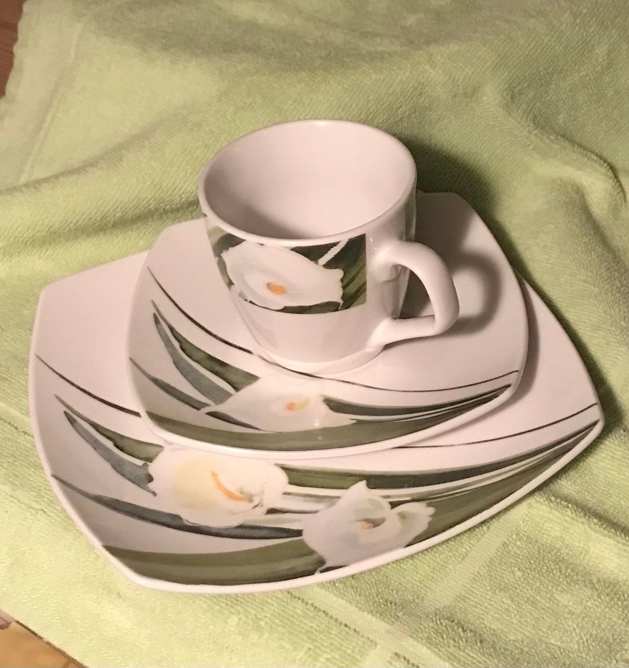 Set di piatti: Frühstückservice – Usato da Rüegsauschachen venduto da ivatug