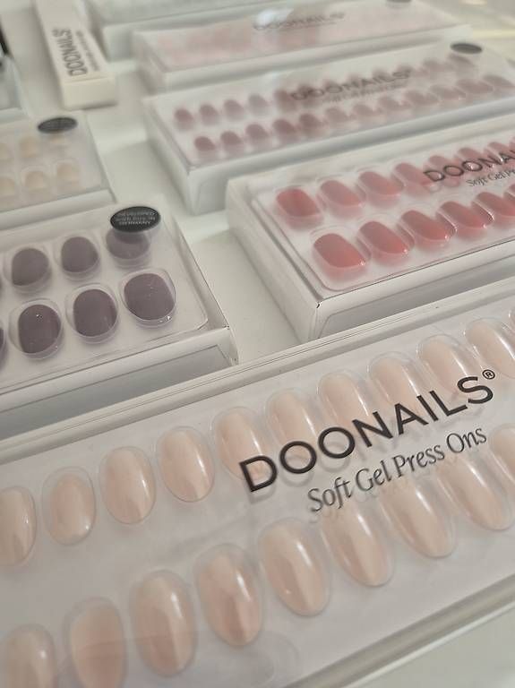Künstliche Fingernägel: Doonails Set 8 Farben, plus Remover, Glue & Oil – Neu und originalverpackt aus Zürich von minimillk 3