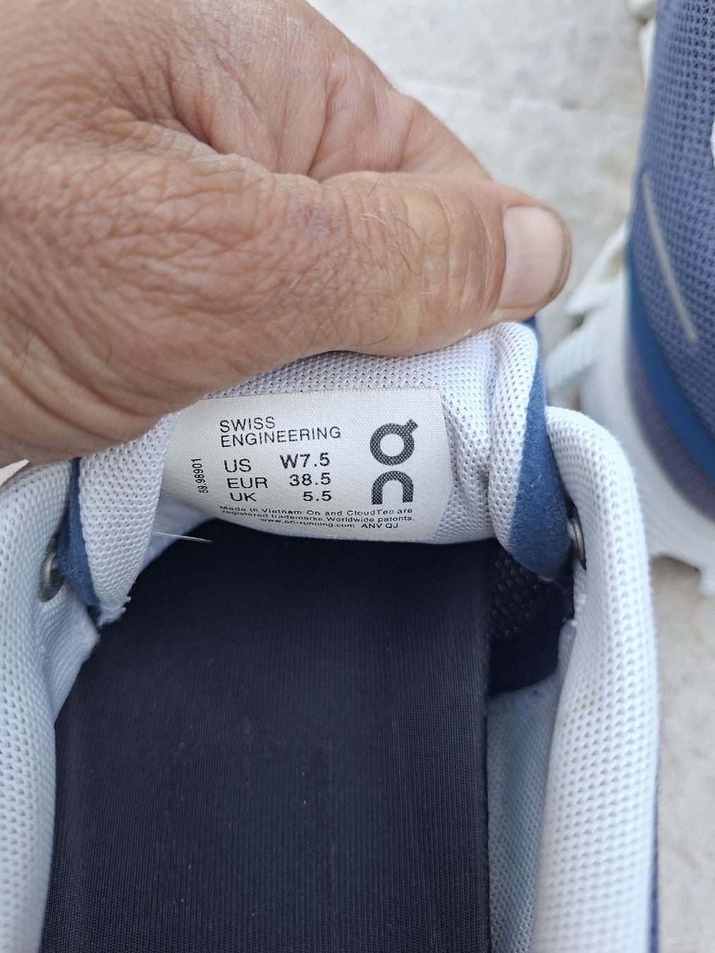 On Damenschuhe: basket on taille 38,5 – Gebraucht aus Chavannes-de-Bogis von senator635 4