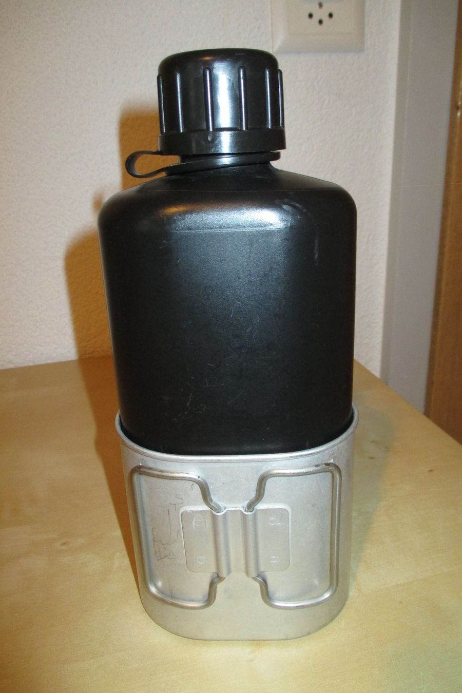 Schweizer Armee Ausrüstung & Ersatzteile: Schweizer Armee 95 Feldflasche mit Becher – Gebraucht aus Lützelflüh-Goldb von wli_9wqr 1