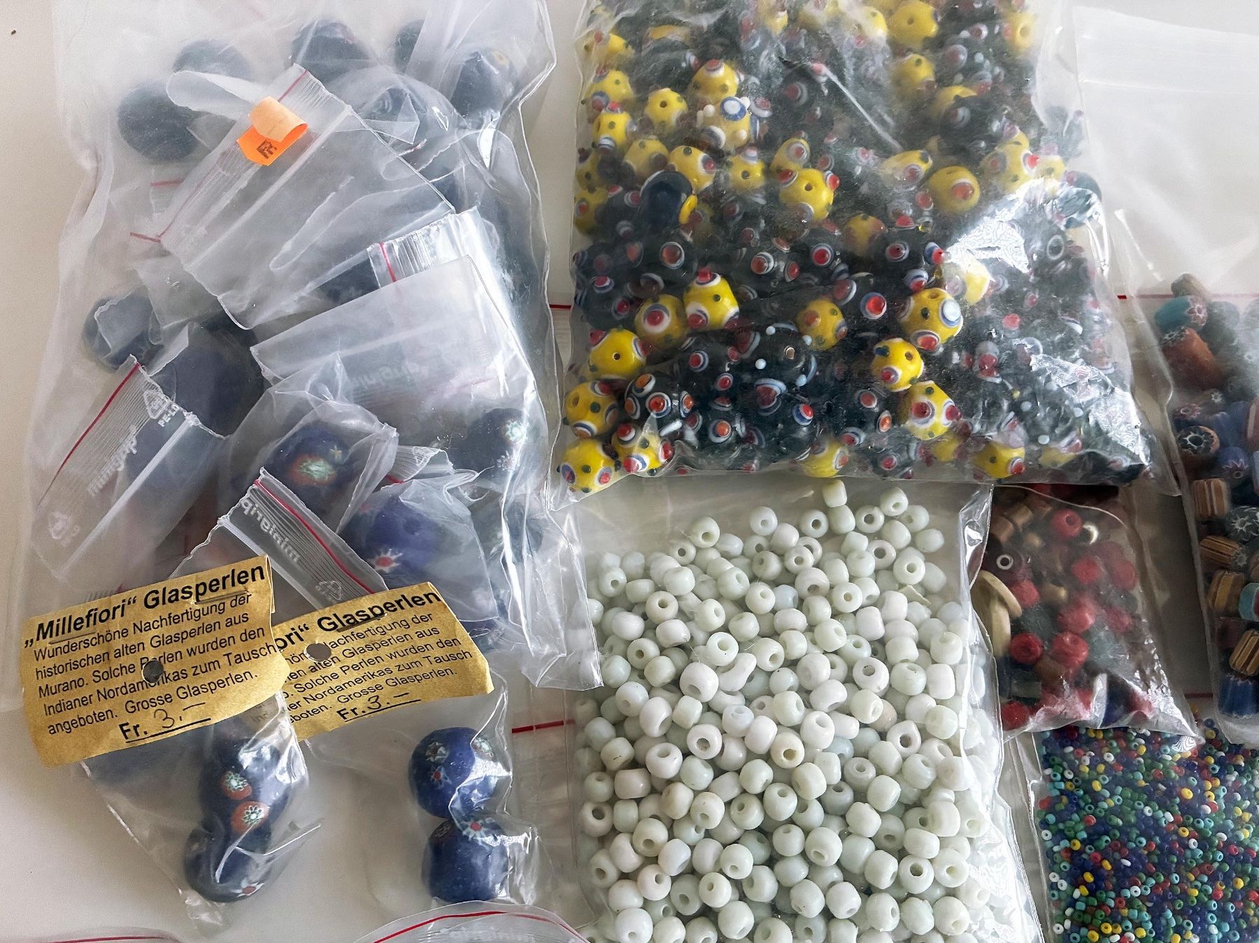 Perlen (unechte): Diverse Glasperlen – Gebraucht aus Bäretswil von robsonantik 1