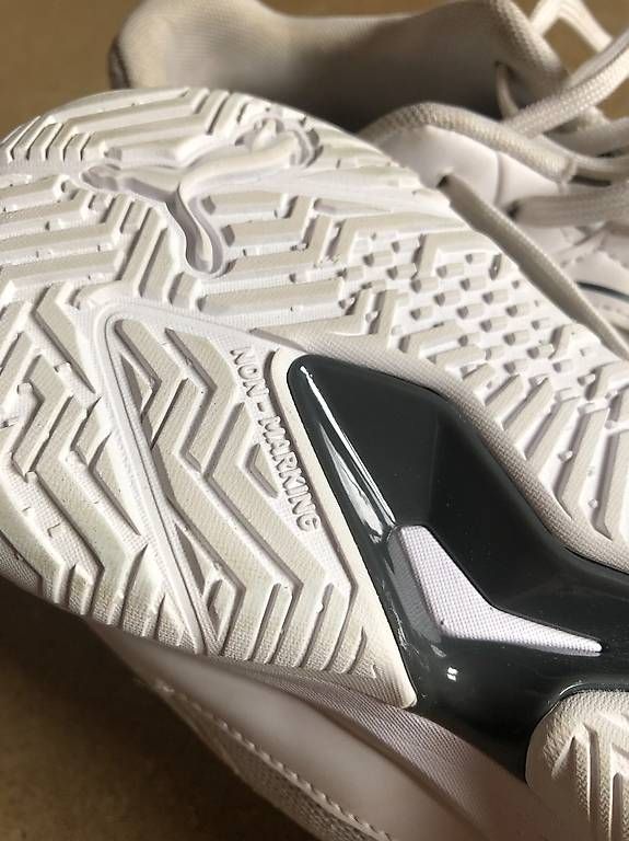 Chaussures garçon: Hallenschuhe – D'occasion à Madiswil par e4a 2