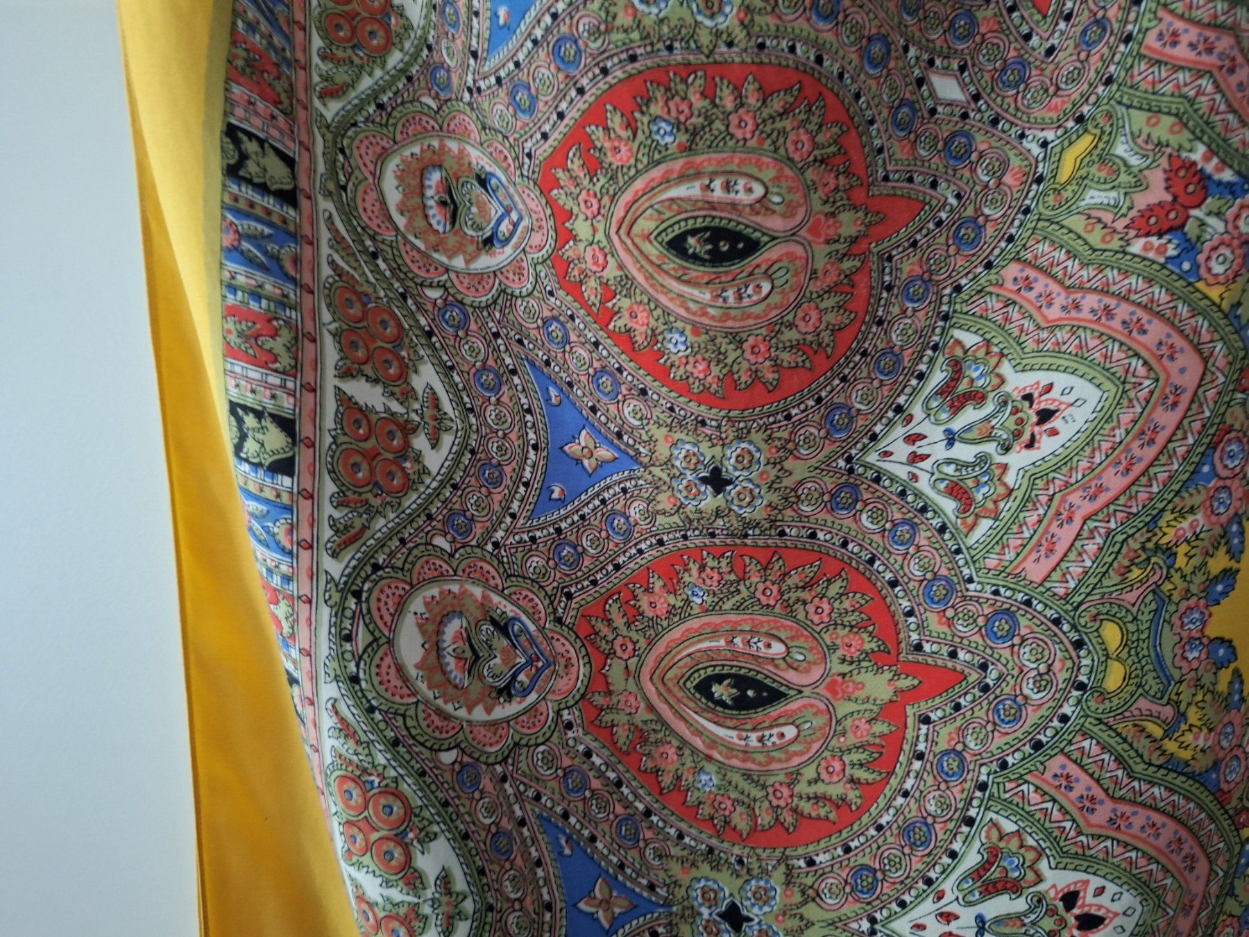 Foulard & Sciarpe: Tuch, bunt – Usato da Mühlethal venduto da prackendorf 2