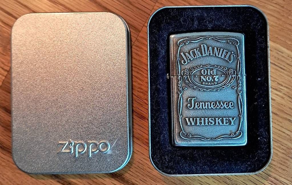 Zippo Feuerzeuge: Original Zippo "Jack Daniels" neu ungebraucht – Neu (gemäss Beschreibung) aus Ettingen von Salachiel