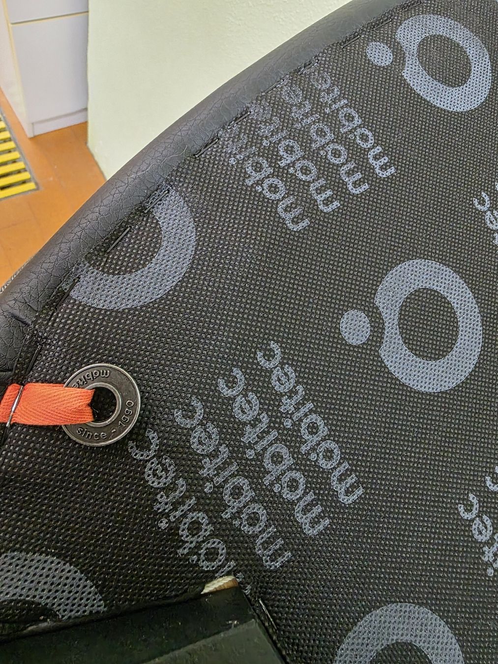 Stühle: Designer Stuhl Toro von Mobitec – Gebraucht aus Lichtensteig von Polsterwerk 5