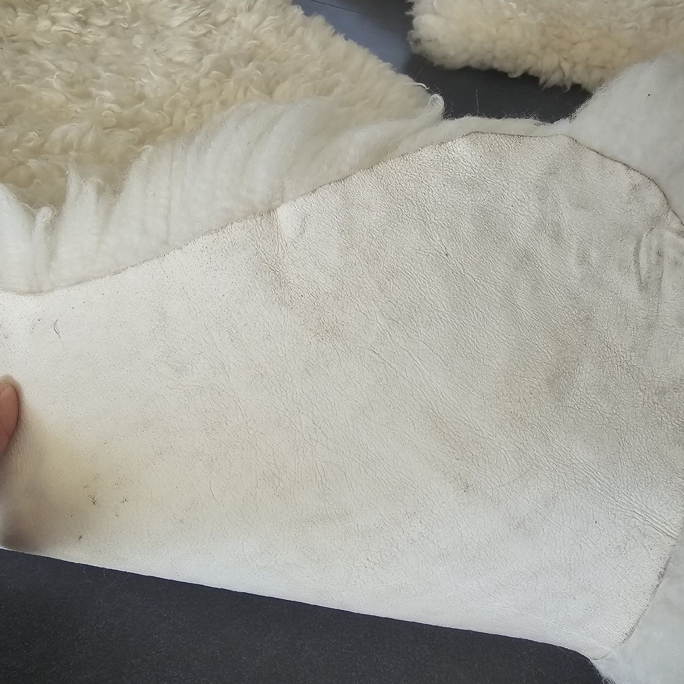 Tappeti: 2x Schaffeli 110 cm Sheepskin Rugs – Usato da Matten b. Interl venduto da Vanilla8 3