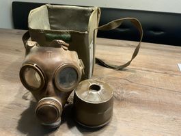 Antike  Armee Gasmaske mit Filter und Tasche, Vintage!