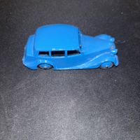 Dinky Toys 40B - Triumph 1800 Saloon England⁠