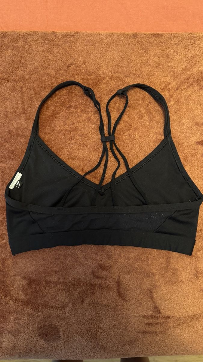 Gymshark Top: Brassière Gymshark  – Usato da Pully venduto da clo_s7tt 2