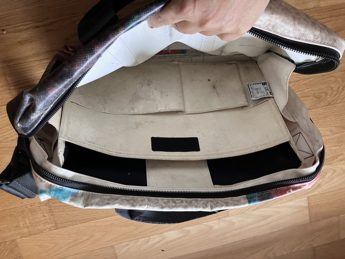 Freitag Taschen: Freitag notebook bag – Gebraucht aus Wädenswil von kat_q9gp 1