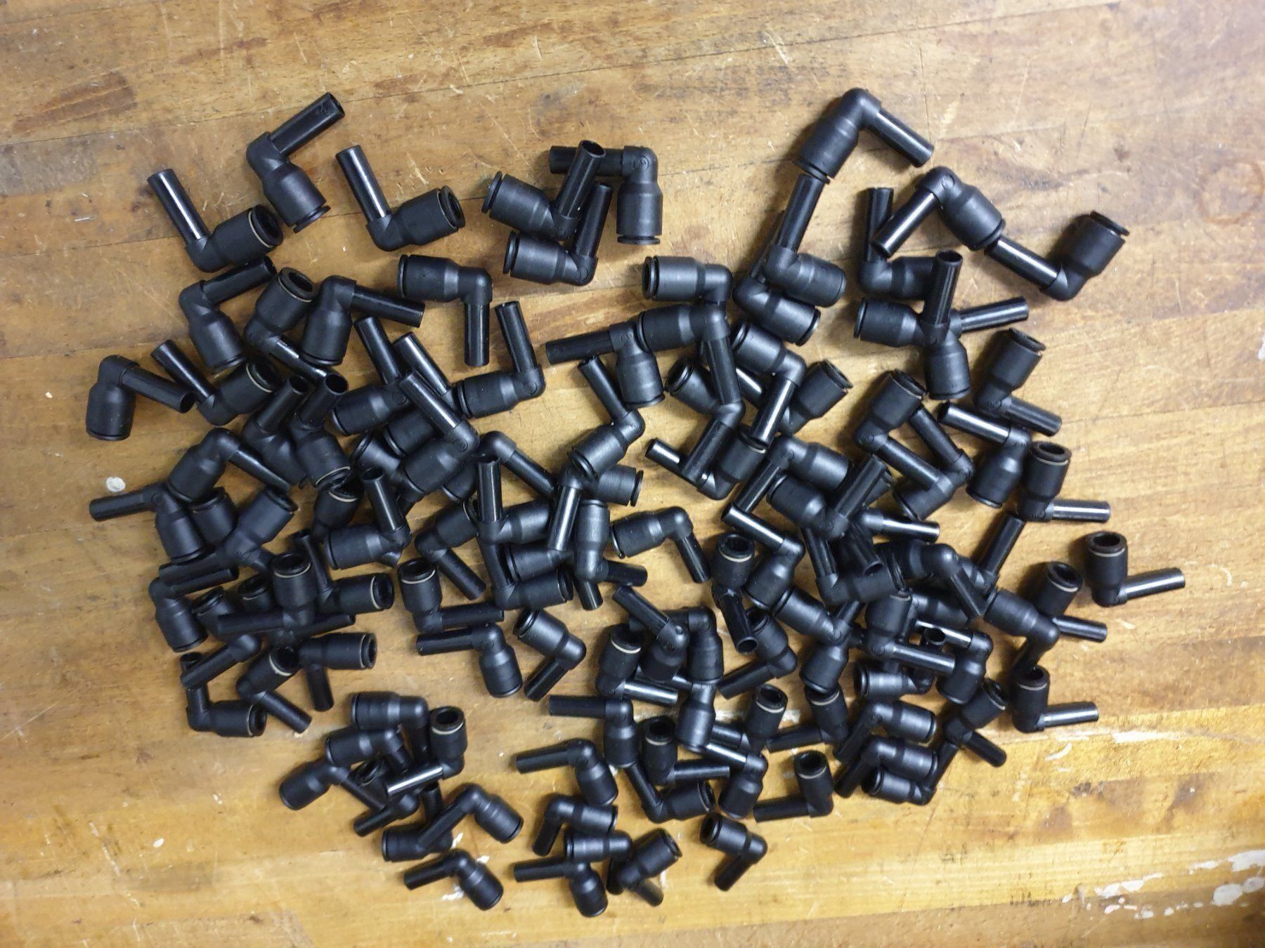Tutti gli attrezzi: Legris Winkel 90 Grad 8mm 5/16 – Nuovo e nell'imballaggio originale da Langenthal venduto da Physycer0