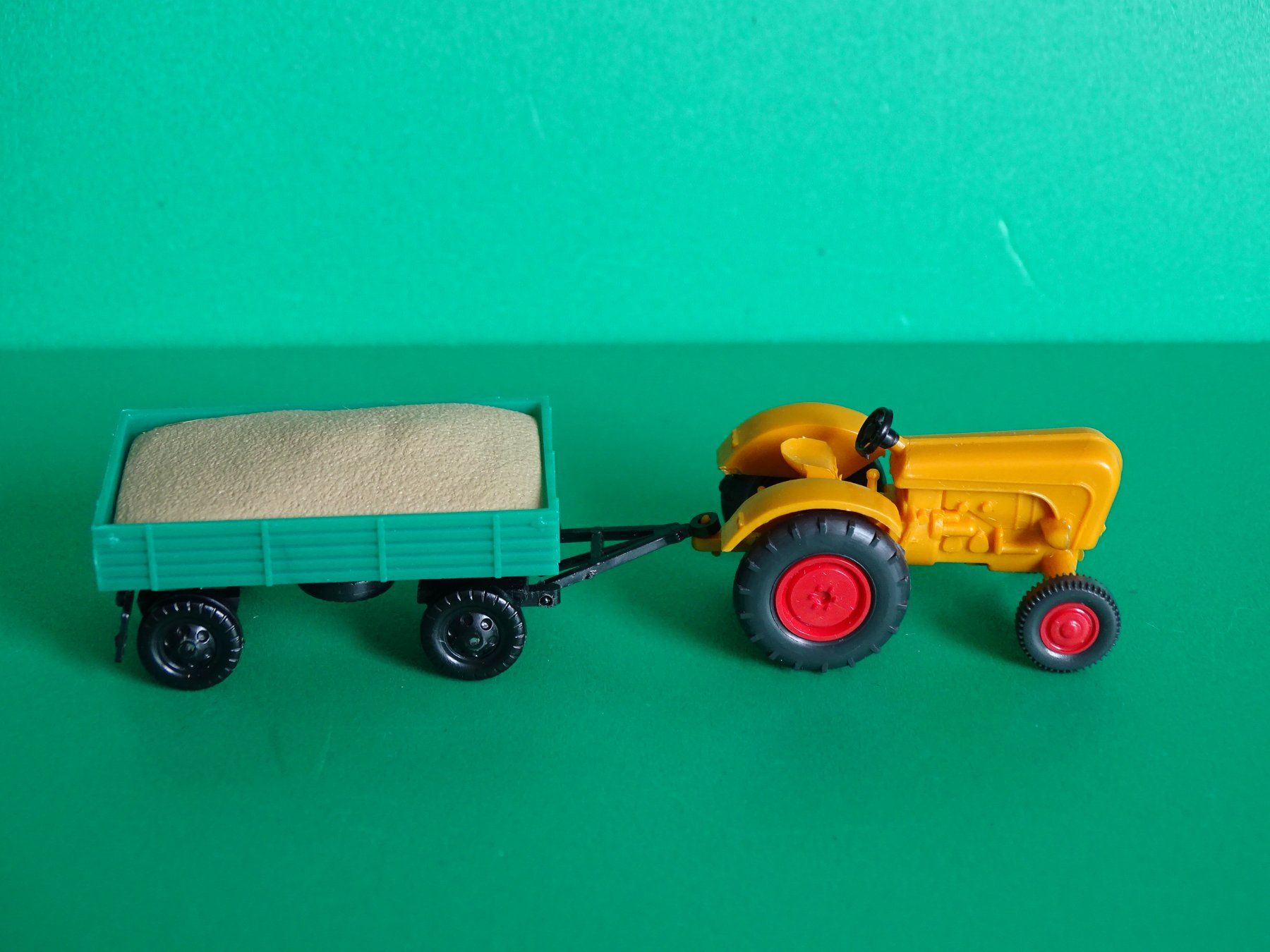 Wiking Modellini d'auto: Traktor mit Anhänger von Wiking 1/87 – Usato da Bretzwil venduto da Meex 1