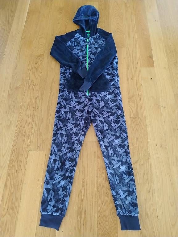 Jumpsuits: Fleeceoverall Kinder in Gr.146-152  – Gebraucht aus Zürich von svi_dkg2